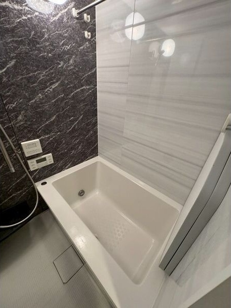 プレサンス広小路通葵の浴室