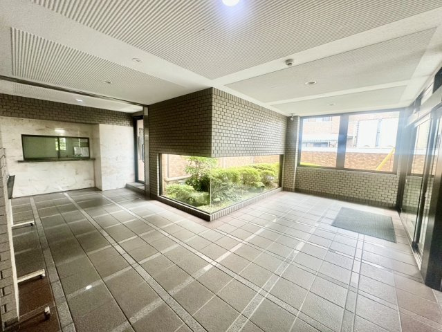 ライオンズガーデン原町のエントランス