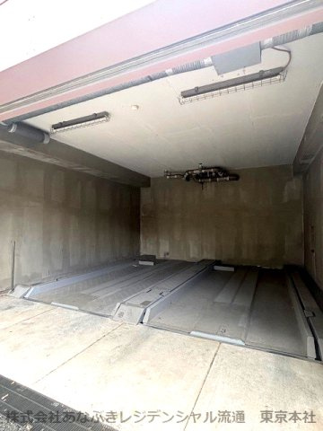 ＷＥＳＴ Ｋ の駐車場|サイズ制限あり　要確認