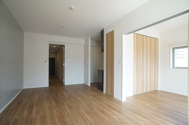 プレスタンテ中葛西Ⅱの居間・リビング|リビング続きの洋室を広げて使えば18.9帖の大空間になります。