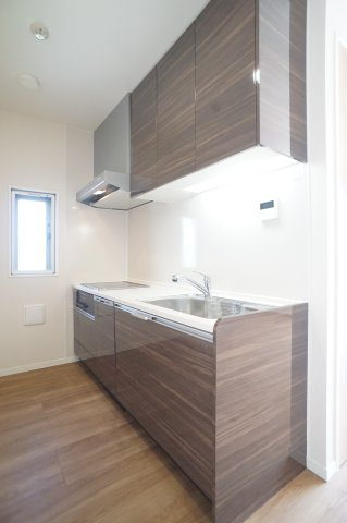 プレスタンテ中葛西Ⅱのキッチン|IHシステムキッチンは食器洗浄乾燥機付きです。