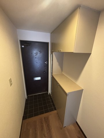 エルプレイス下総中山Ⅱの玄関