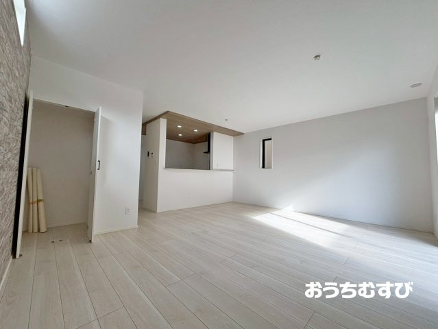 春日井市出川町5期(全1棟)の居間・リビング