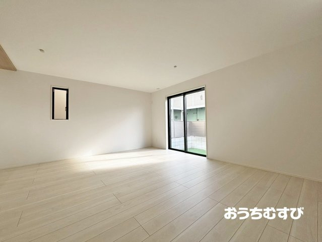 春日井市出川町5期(全1棟)の居間・リビング