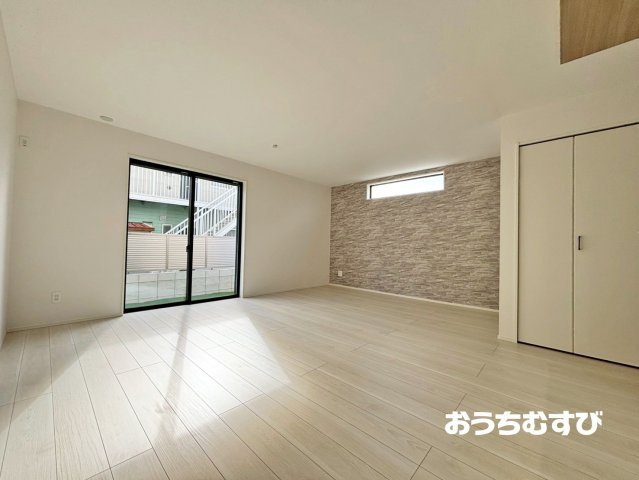 春日井市出川町5期(全1棟)の居間・リビング