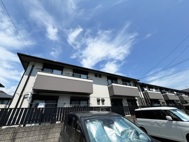 エピナール D棟の外観