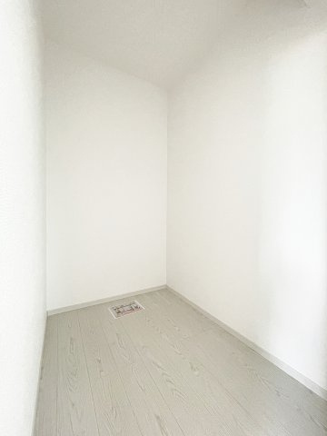 新築戸建・建売　伊達郡桑折町3期　Erde　全2棟の収納|奥行きのあるウォークインクローゼットなので季節用品などの大きな荷物の収納も可能！