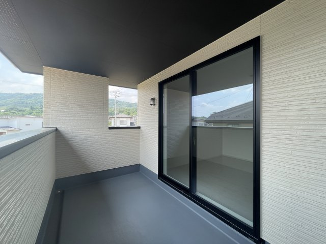 新築戸建・建売　伊達郡桑折町3期　Erde　全2棟のバルコニー