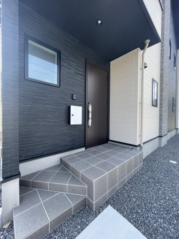 新築戸建・建売　伊達郡桑折町3期　Erde　全2棟の玄関