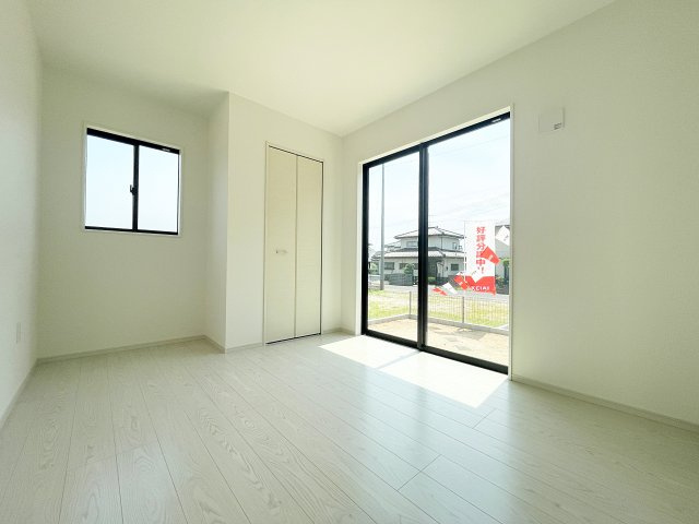 新築戸建・建売　伊達郡桑折町3期　Erde　全2棟の洋室|1階にも洋室があり、将来年を重ねた時も安心ですね。