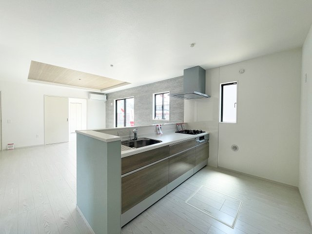 新築戸建・建売　伊達郡桑折町3期　Erde　全2棟のキッチン|配膳や片付けがしやすい対面式のキッチンです！