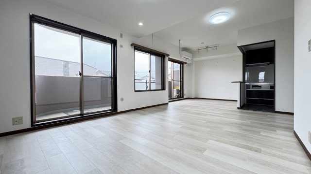 ライフコート東仙台の居間・リビング