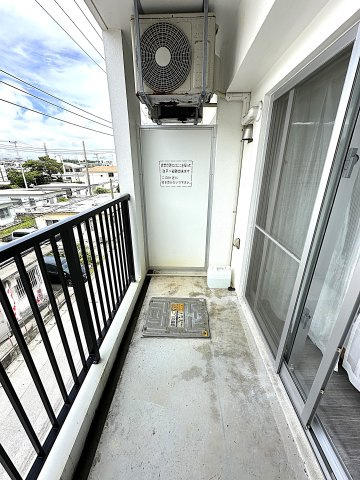 別号室です。現状優先。
