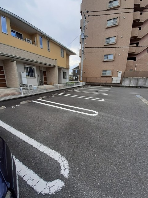 ブローテ　ナベシマ　Ｂの駐車場|駐車場