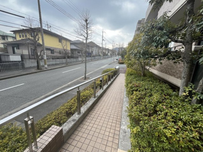 【エントランス】 | 神戸北町ソレアードコートＢ棟 | エントランス前にはスロープあり