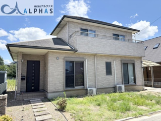 【外観】 | 全室南西向きの為、陽当り通風良好♪
5台以上駐車可能♪※車種による