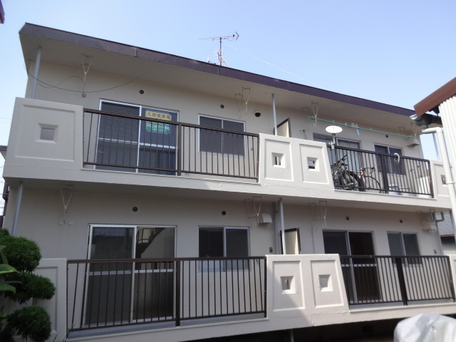 両角アパートの外観