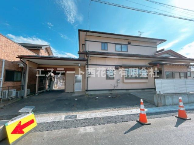 花巻市上根子字法領　土地建物の駐車場|県道側外観。車の出入りはこちらから