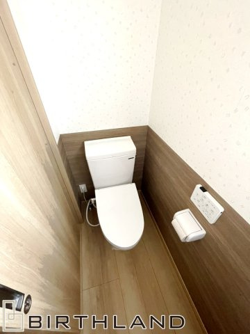 想定賃料年118万　想定利回り4.27％　木造戸建のトイレ