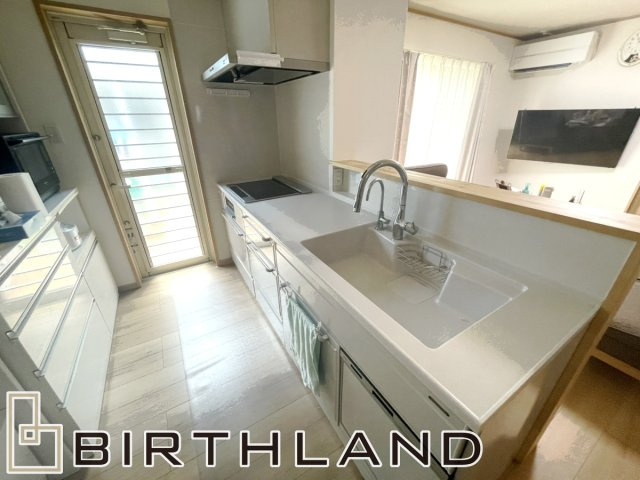 想定賃料年118万　想定利回り4.27％　木造戸建のキッチン