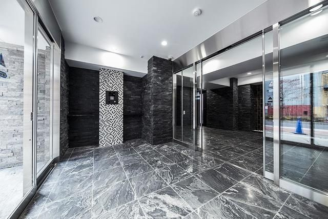 プレール・ドゥーク新宿Ｗｅｓｔのエントランス