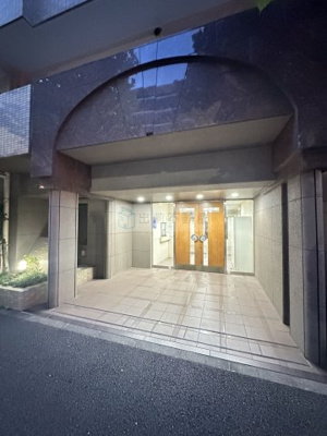 【エントランス】 | 朝日シティパリオ西早稲田館