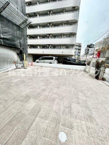 アンフィニXⅡ江坂ガーデンの駐車場