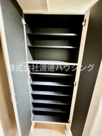 Stellaの収納|天井高シューズBOX