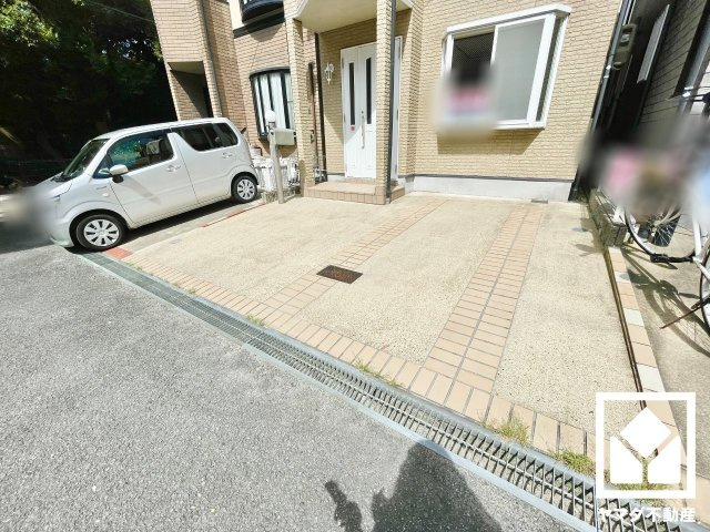 宇治市伊勢田町若林の駐車場