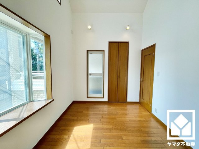 宇治市伊勢田町若林の洋室