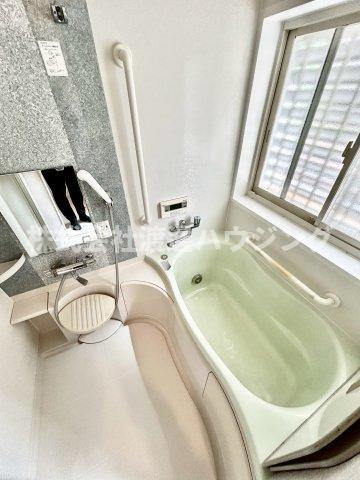 箕面5丁目戸建の浴室