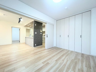 【洋室】 | 神大寺ガーデンハウス | ◆子どものスタディ空間として、あるいは書斎やホビールームとして生活スタイルに合わせて使えるプライベートルーム。居心地のいい落ち着いたインテリアが似合います。