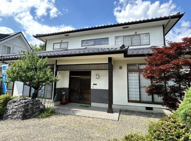 安曇野市堀金烏川　中古戸建の外観|大糸線「豊科」駅まで徒歩約14分の立地です。