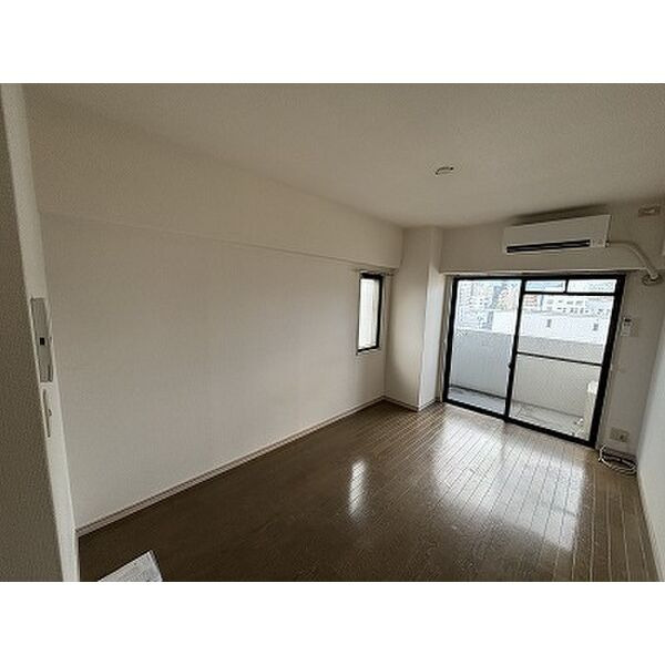 ソシエール高宮の居間・リビング