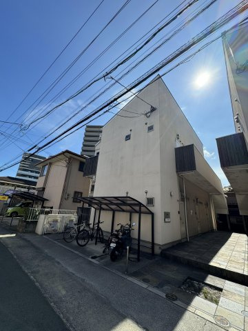 カストルの外観