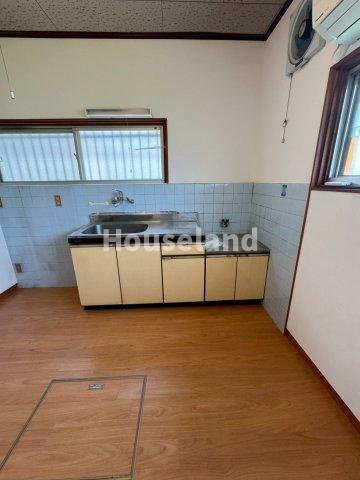 西大井戸建のキッチン