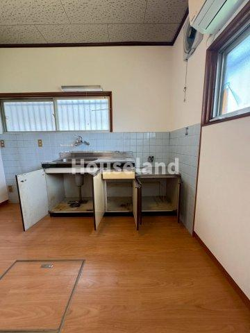 西大井戸建のキッチン