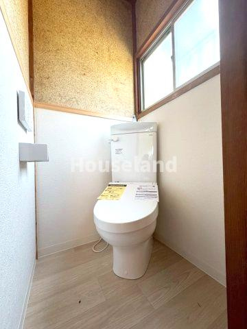 西大井戸建のトイレ