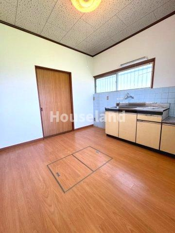 西大井戸建の居間・リビング