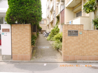 【エントランス】 | 清廉とされたエントランスになっています。