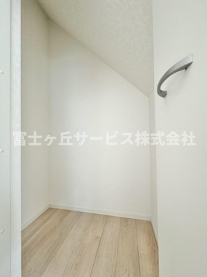 【収納】 | 静岡市葵区竜南3丁目 2期 新築一戸建て 3号棟 | 階段下収納です