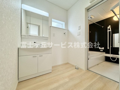 【脱衣所】 | 静岡市葵区竜南3丁目 2期 新築一戸建て 3号棟 | 脱衣場です