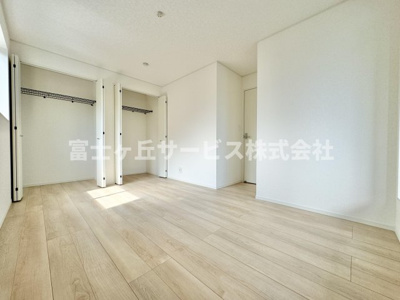 【寝室】 | 静岡市葵区竜南3丁目 2期 新築一戸建て 3号棟 | 落ち着いて過ごせる寝室です