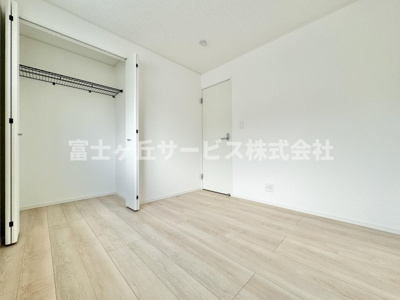 【子供部屋】 | 静岡市葵区竜南3丁目 2期 新築一戸建て 3号棟 | 子供部屋としても使える洋室です