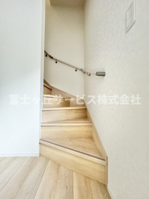 【その他】 | 静岡市葵区竜南3丁目 2期 新築一戸建て 3号棟 | 階段です