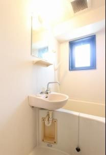 ピュアドーム高宮ロイヤルズの浴室