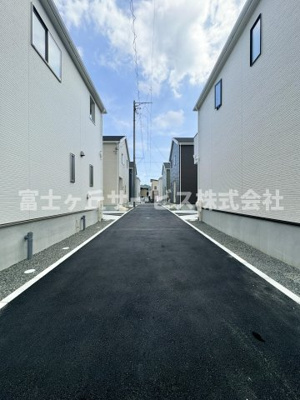 【前面道路含む現地写真】 | 静岡市葵区竜南3丁目 2期 新築一戸建て 6号棟 | 前面道路含む現地写真です