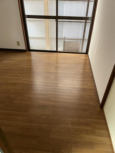 岩出市南大池戸建ての居間・リビング