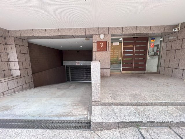 パルロイヤルアレフ赤坂のエントランス