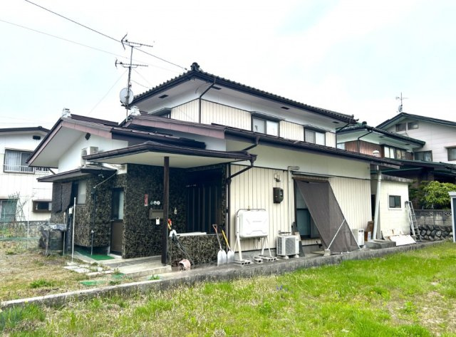 大町市大町　中古戸建の外観|周囲は落ち着いた雰囲気住宅地です。